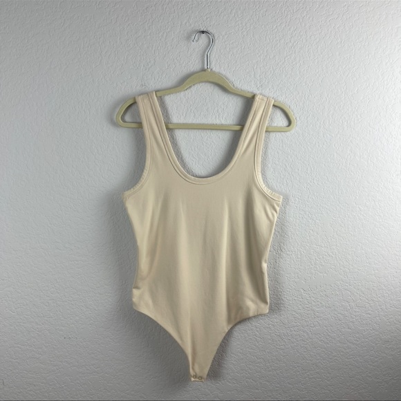 Nuuds Seamless Scoop Tank Bodysuit in Bone Sz. L - Picture 7 of 9